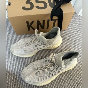 Yeezy 350 v2 compact US 8.5 (women’s 9.5)